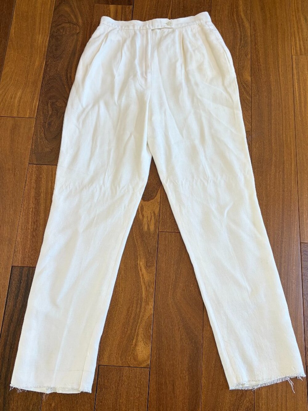 J H Collectibles vintage high waisted pleated ivory/cream trousers
